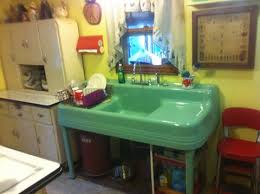 http://grampasantiquekitchen.com/ESW/Images/green_sink_kitchen.jpg